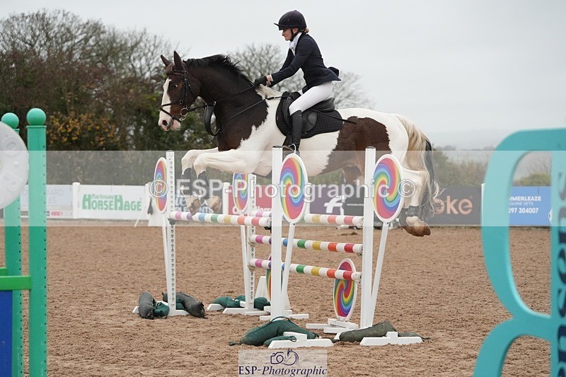 251109-120039-03701 - Cls 20 Newcomers and 1.10m Open