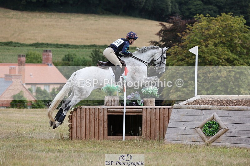 250802A-121747-03475 - C-124-Janine.Paterson-MACHAS.GREY