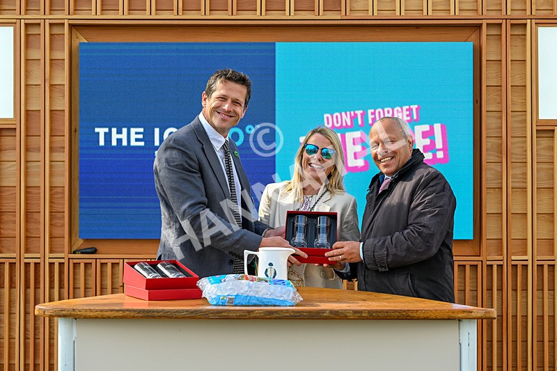 130626-Race 6-Point Of Contact-2467 - Race 6 16.50pm Ice Co Supporting Macmillan Handicap