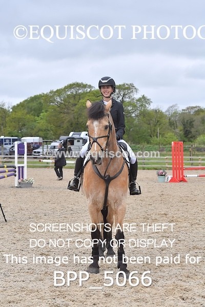BPP_5066 - CLASS 24 SUN Senior BritiNovice/ 90cm Open