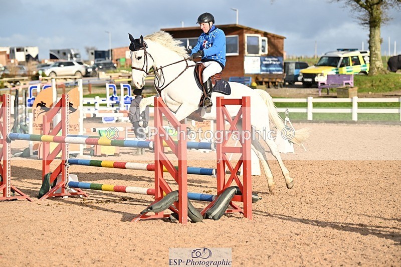 241208-133739-01816 - Cls 21 Newcomers and 1.10m Open