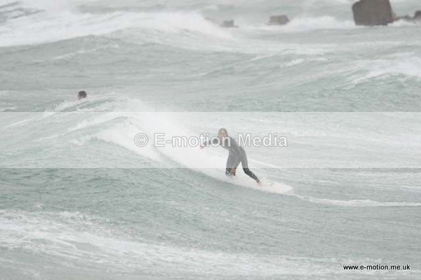 SU 110509-10 - Surf May 09