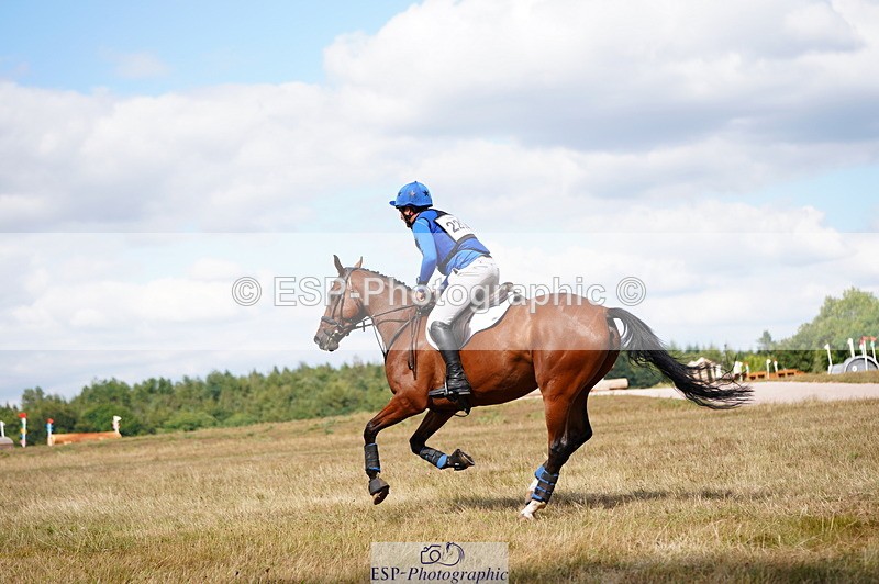 250802A-155846-07444 - E-220-Tim.Cheffings-LEOPOLD.BLOOM.M2S