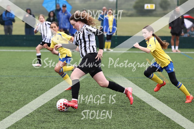 1DX32471 - Sat 6th U12 Girls