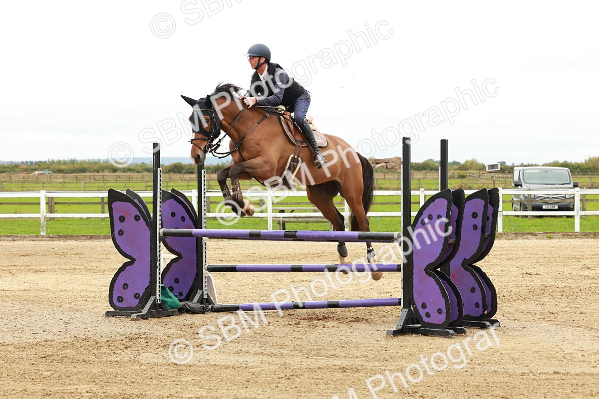 1I0A7786 - Class 4 - Senior Newcomers 1.10m