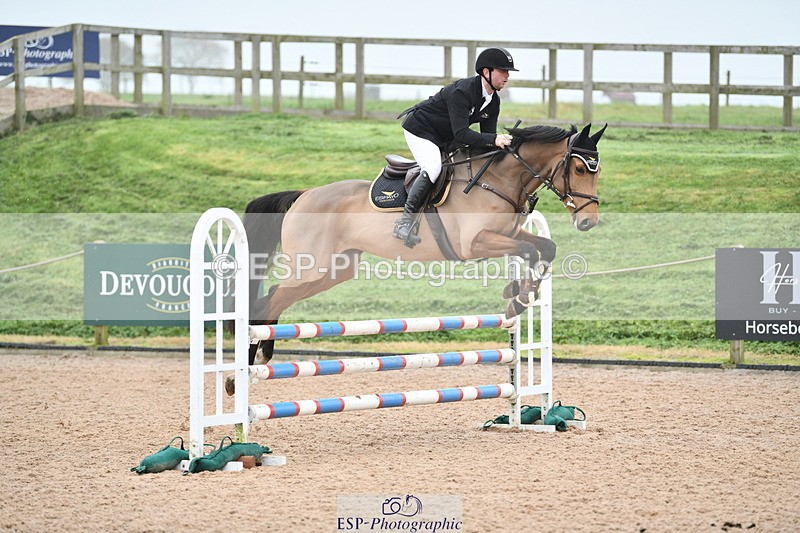 241102A-114209-04378 - SAT Cls 9 British Novice and 90cm Open