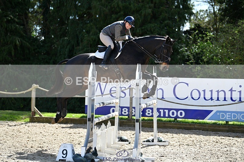 240324-121547-02509 - Cls 9 Snr 1.05m Open