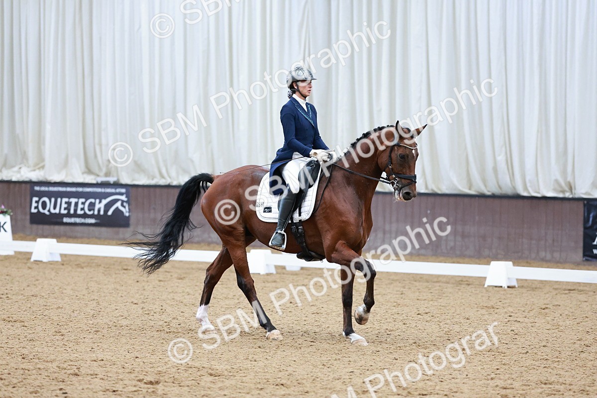 SBM_016399 - Class 5 - FEI INT II - 17.24-18.20