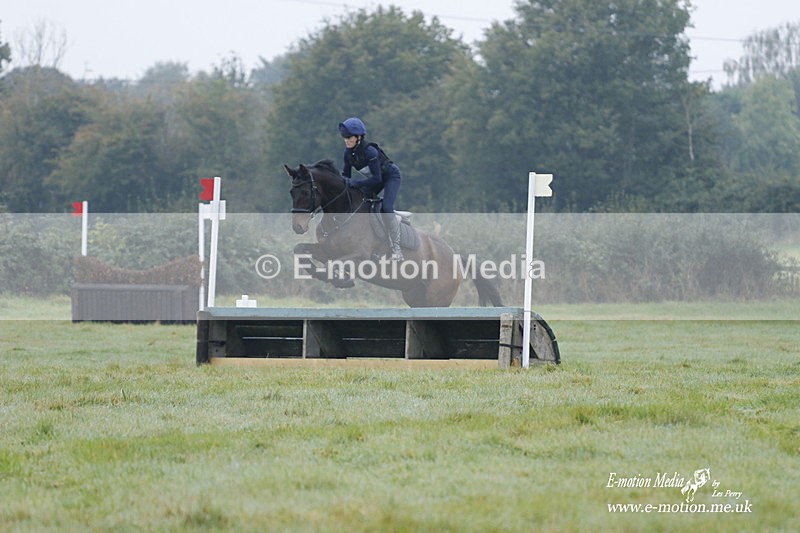 WWHT 171021 0254 - Novice Restricted (0.80m)  17/10/21