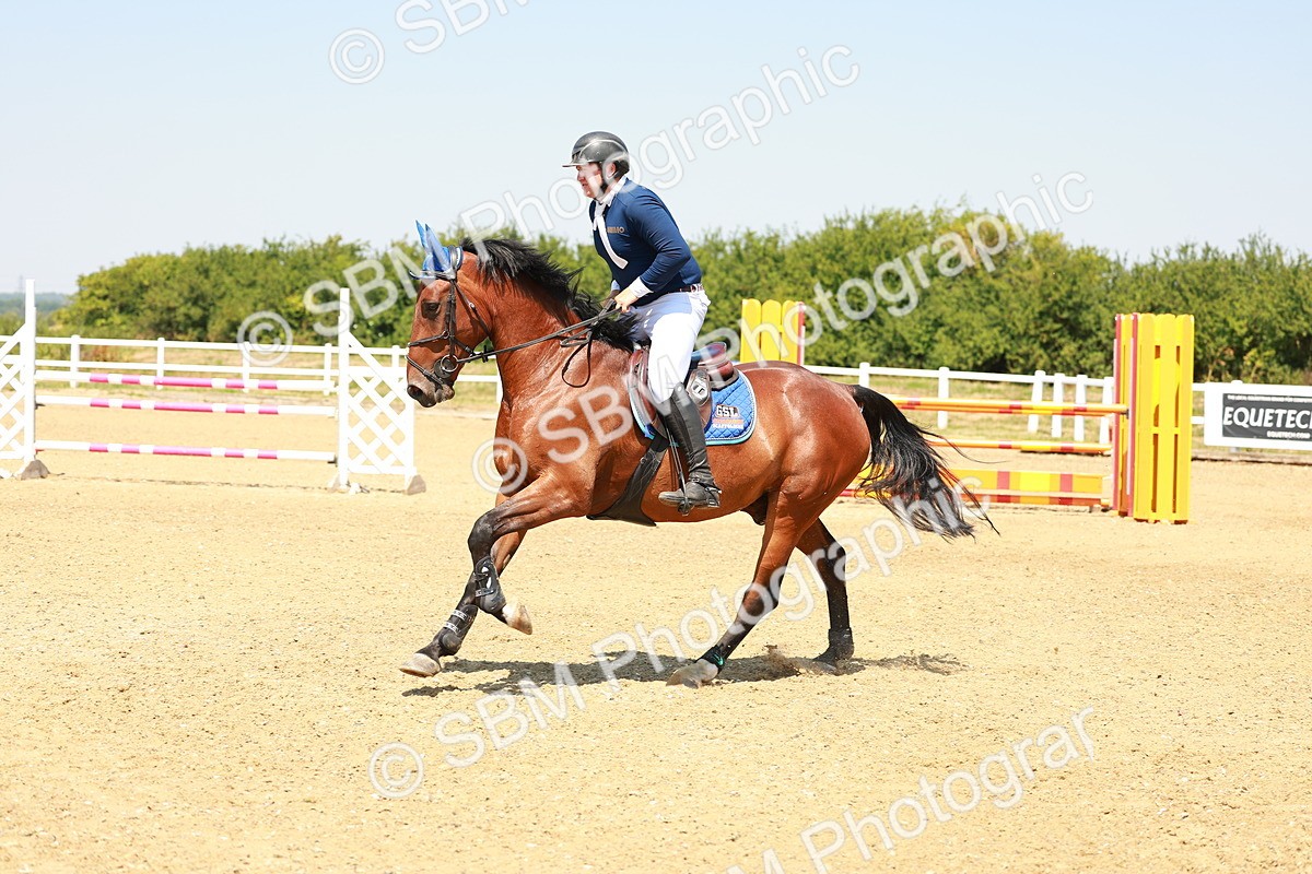 SBM_001427 - Class 4 - Senior Newcomers - 1.10m
