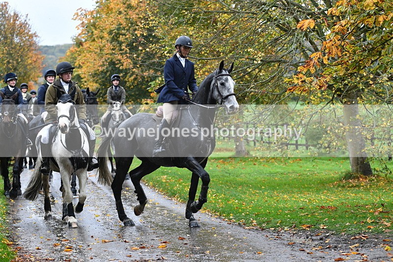 WJ5_6312 - B&B walk back for Hunt Tea !