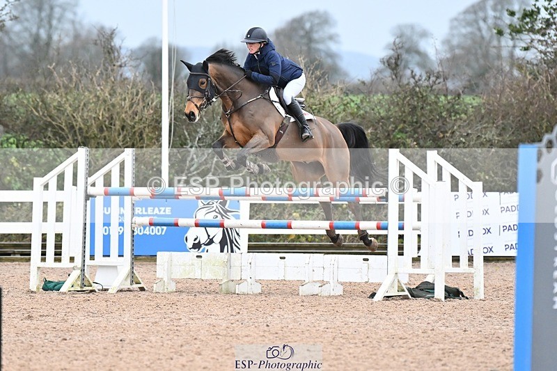 241206-140251-01043 - Cls 6 Foxhunter and 1.20m Open