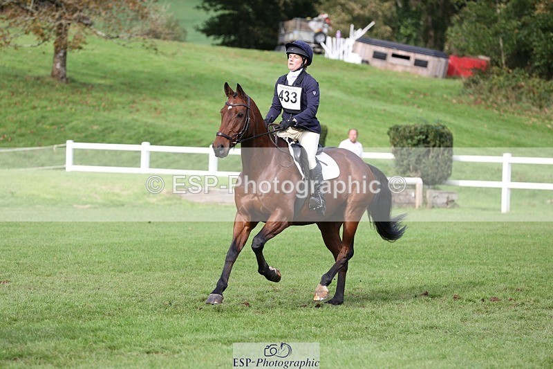 231022-135403-27947 - 433-WILLIAM-Laura.Sharpe-TrotUp+SJ