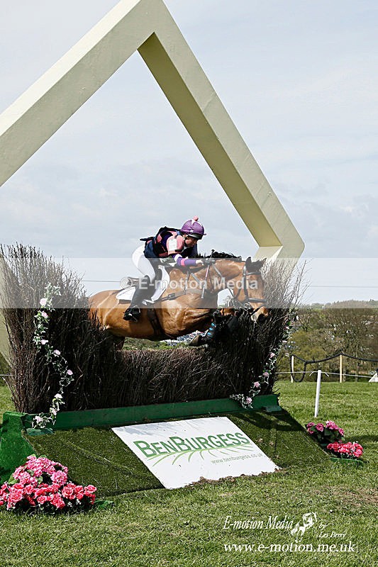 Burnham 150417 995port - Equestrian