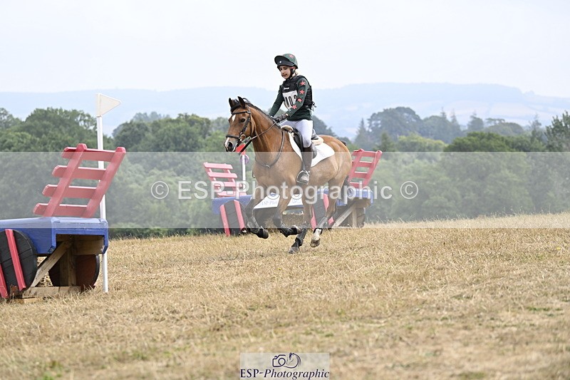 250824A-114202-35345 - 2002-Florence.Dovey-Moneyhills.Pageant