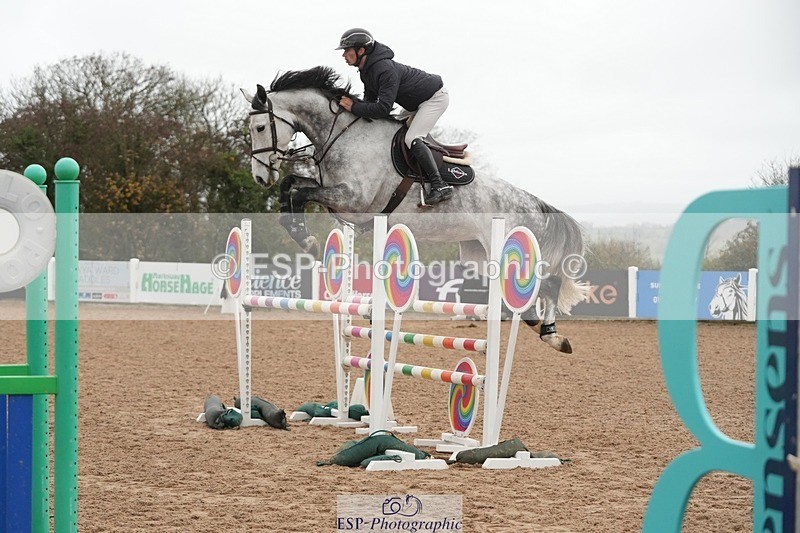 251109-113813-03593 - Cls 20 Newcomers and 1.10m Open