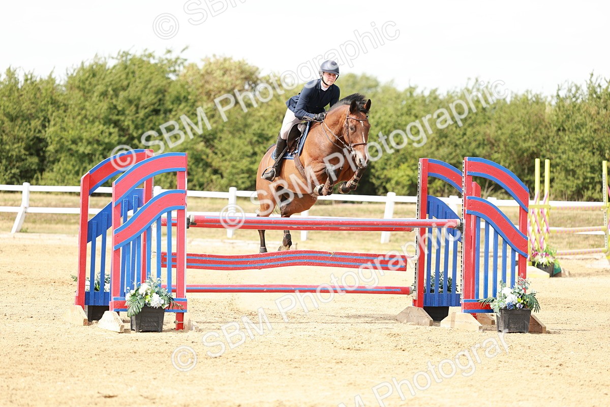 SBM_008121 - Class 4 - Senior Foxhunter - 1.20m Open