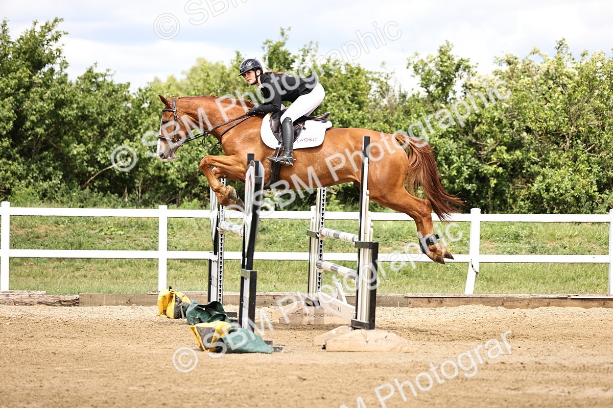 SBM_003063 - Class 11 - Senior Newcomers - 1.10m