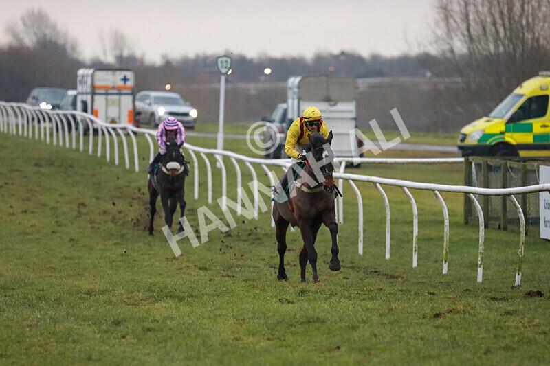 100225-Race 4-Onesoc-5803 - Race 4