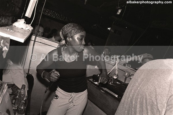 18 estelle - Friends & Family @ music box mcr 20.09.03