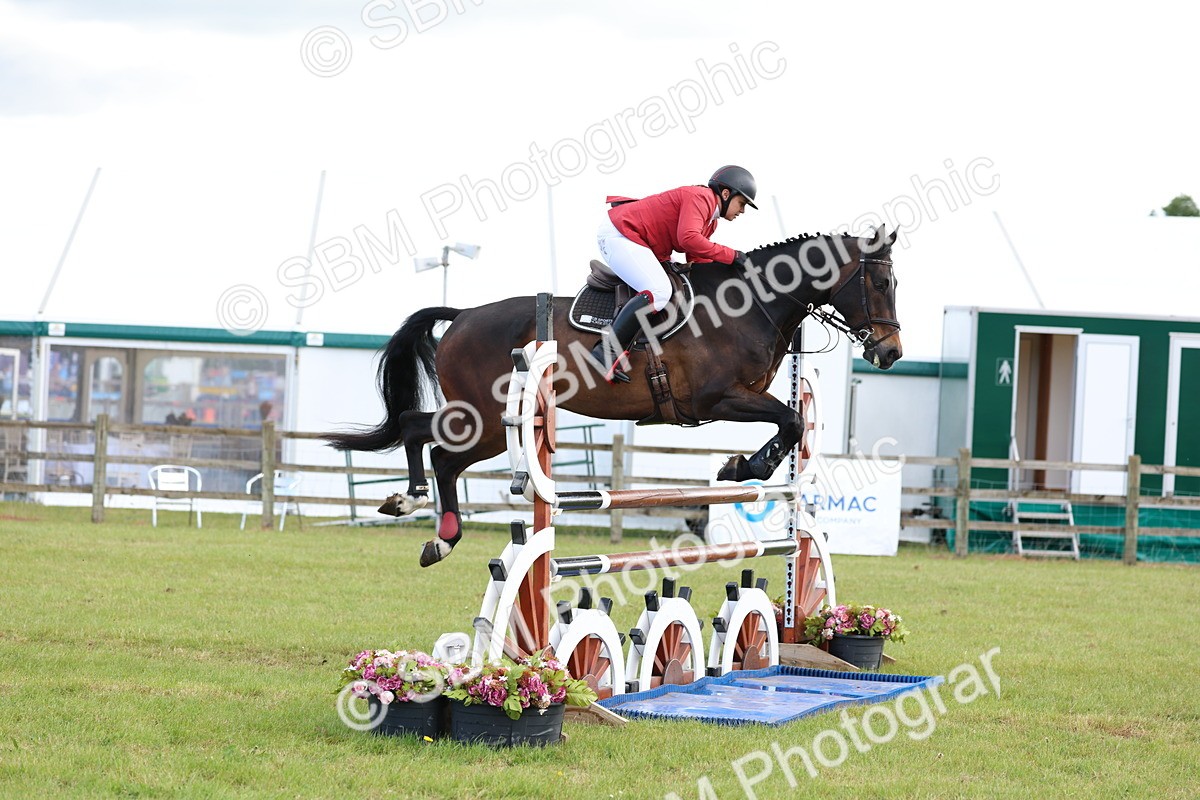 SBM_13467 - Class 206 - Senior Newcomers - 1.10m Open