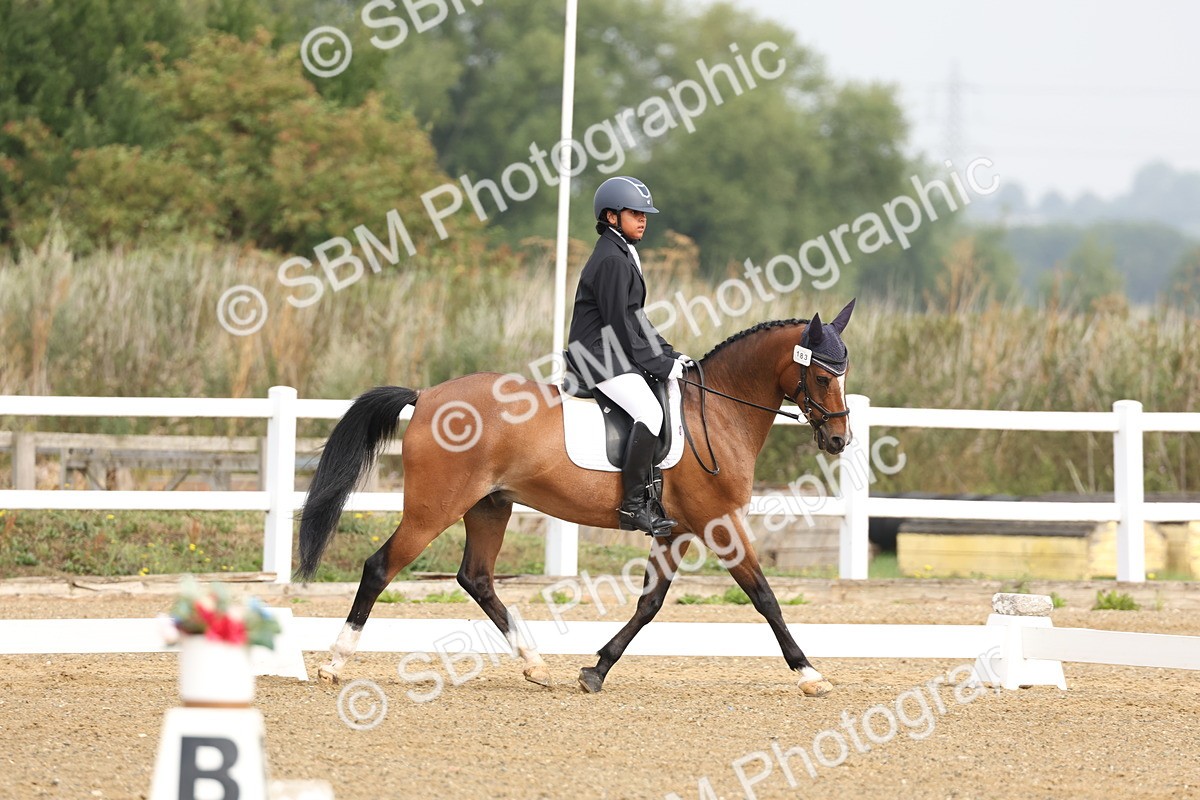 SBM_005424 - Class 6 - Novice 6 - 9.30-10.12