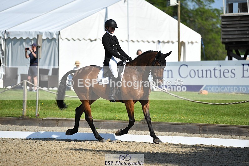 230525-093228-01621 - 306-JELSON-Lucy_Collecott-WEDTrotUp+DR