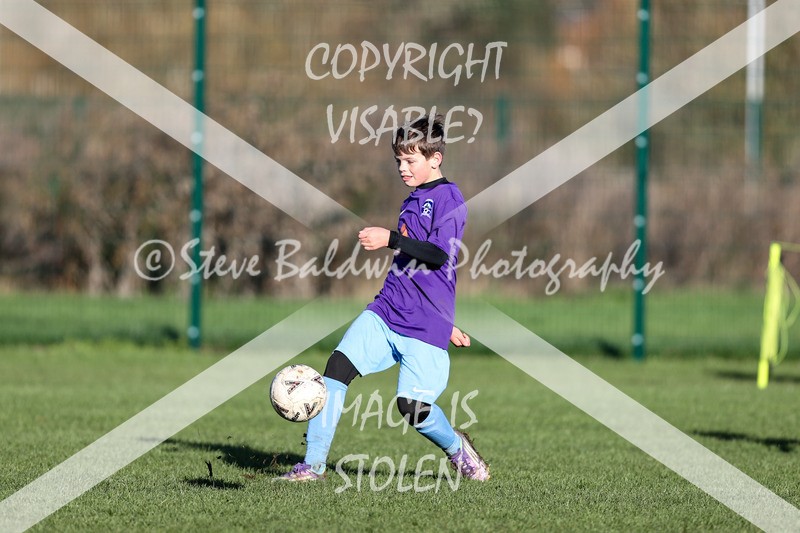 1DX32177 - 2025-11-23 FC Abbey Meads U13 Purple V Highworth Town Junior FC U13 T