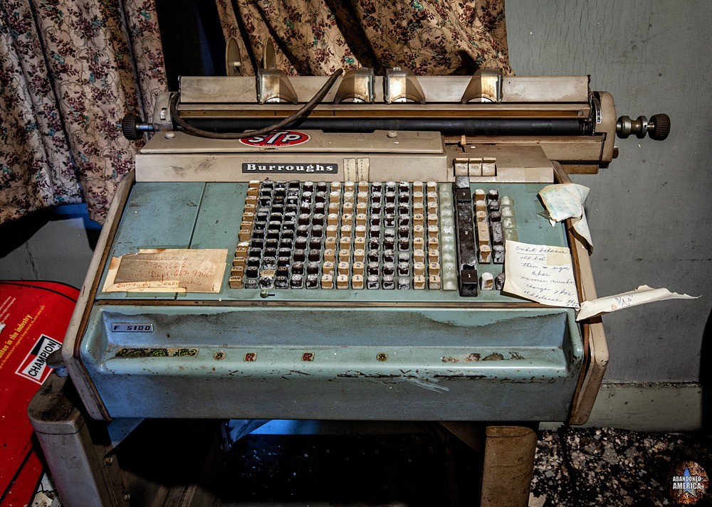 RJ Loock & Co. (Baltimore, MD) | Burroughs F5100 Adding Machine - R. J. Loock Auto Parts