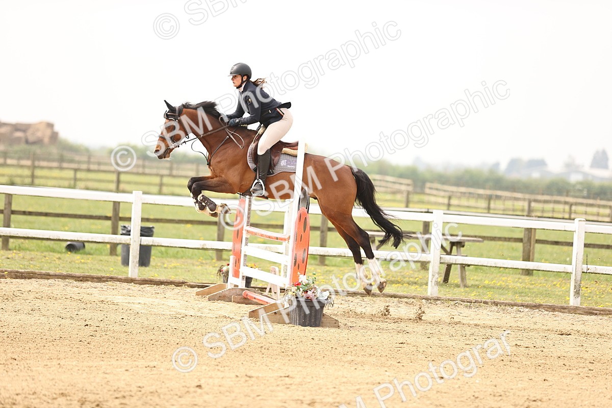  - Class 15 - Senior British novice - 90cm