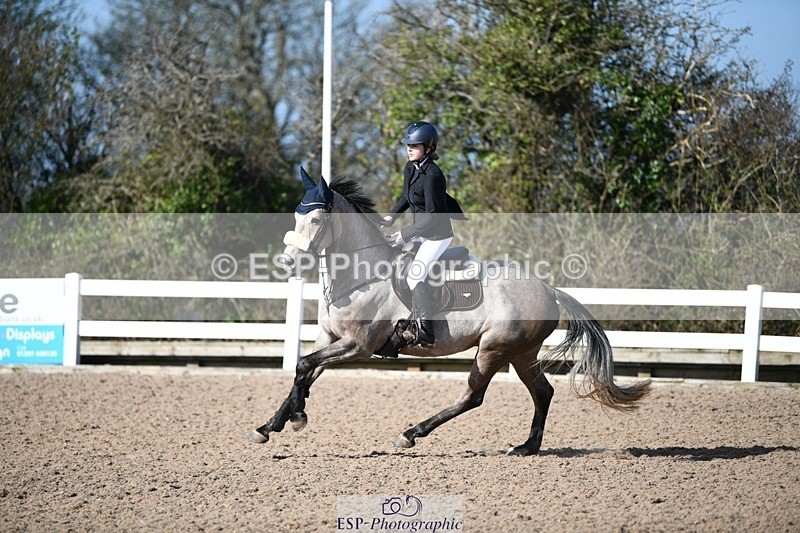 250330-100846-06006 - Cls 32 British Novice and 90cm