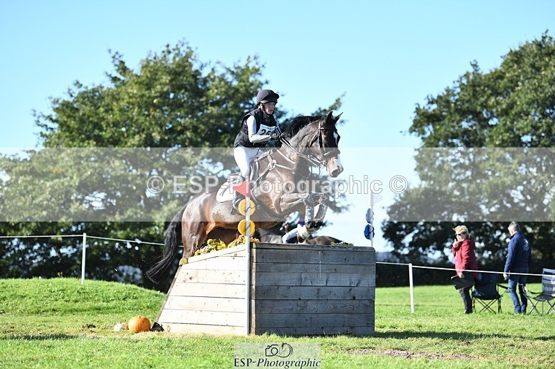 231022-112620-26217 - 251-JE.SUIS.MARVELOUS.WB-Emma.Collins-XC