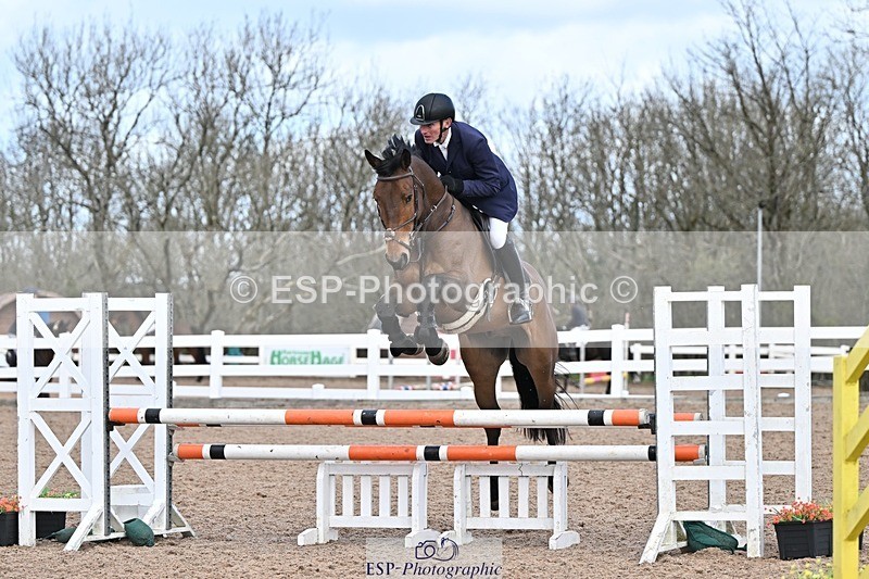 250328-103743-01291 - Cls 8 British Novice and 90cm