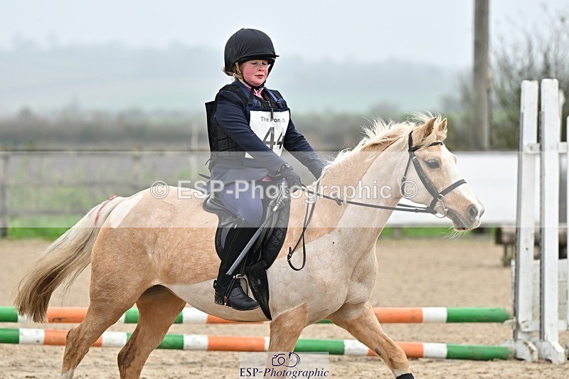 241110-100045-00155 - 40cm Showjumping