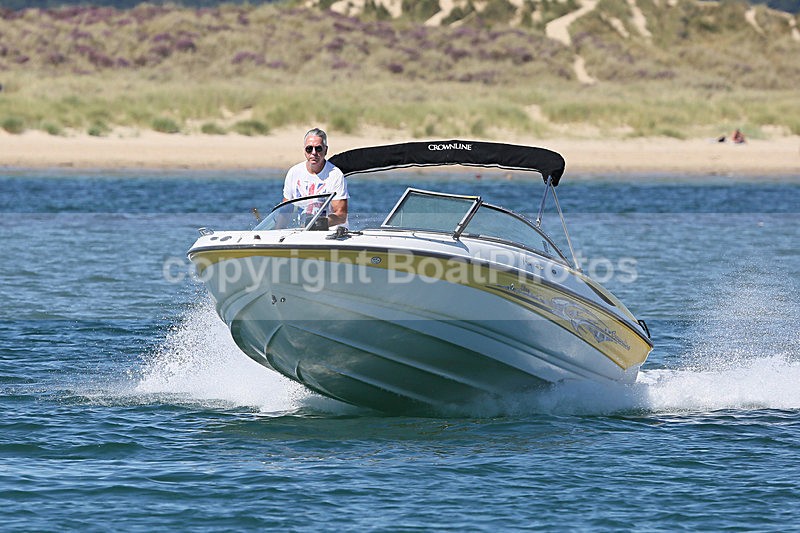 160830 XTASY - CROWNLINE Y92A8475 - Motorboats - Open