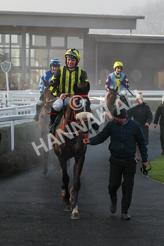 281224-Race 1-Not Staying Long-1245 - Race 1