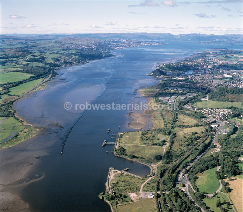 A00745B The River Clyde looking west to Dumbarton and Greenock 2609202 - West and south coastlines