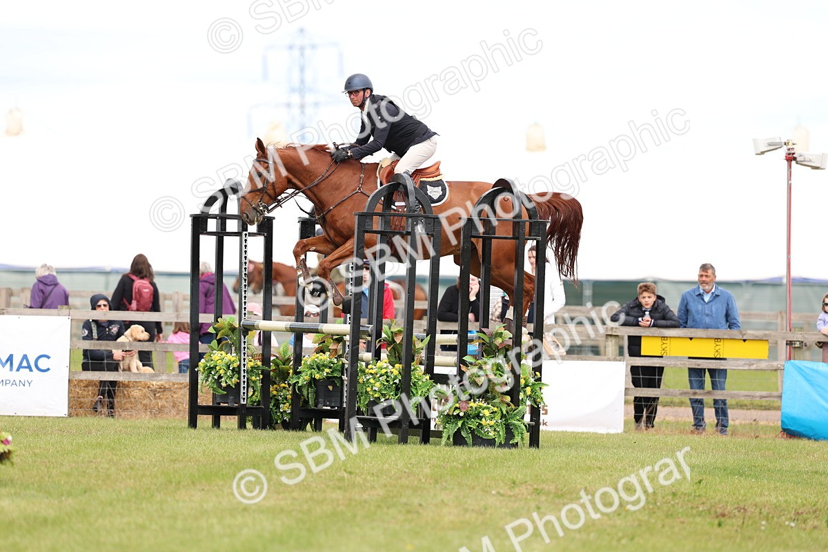 SBM_13738 - Class 206 - Senior Newcomers - 1.10m Open