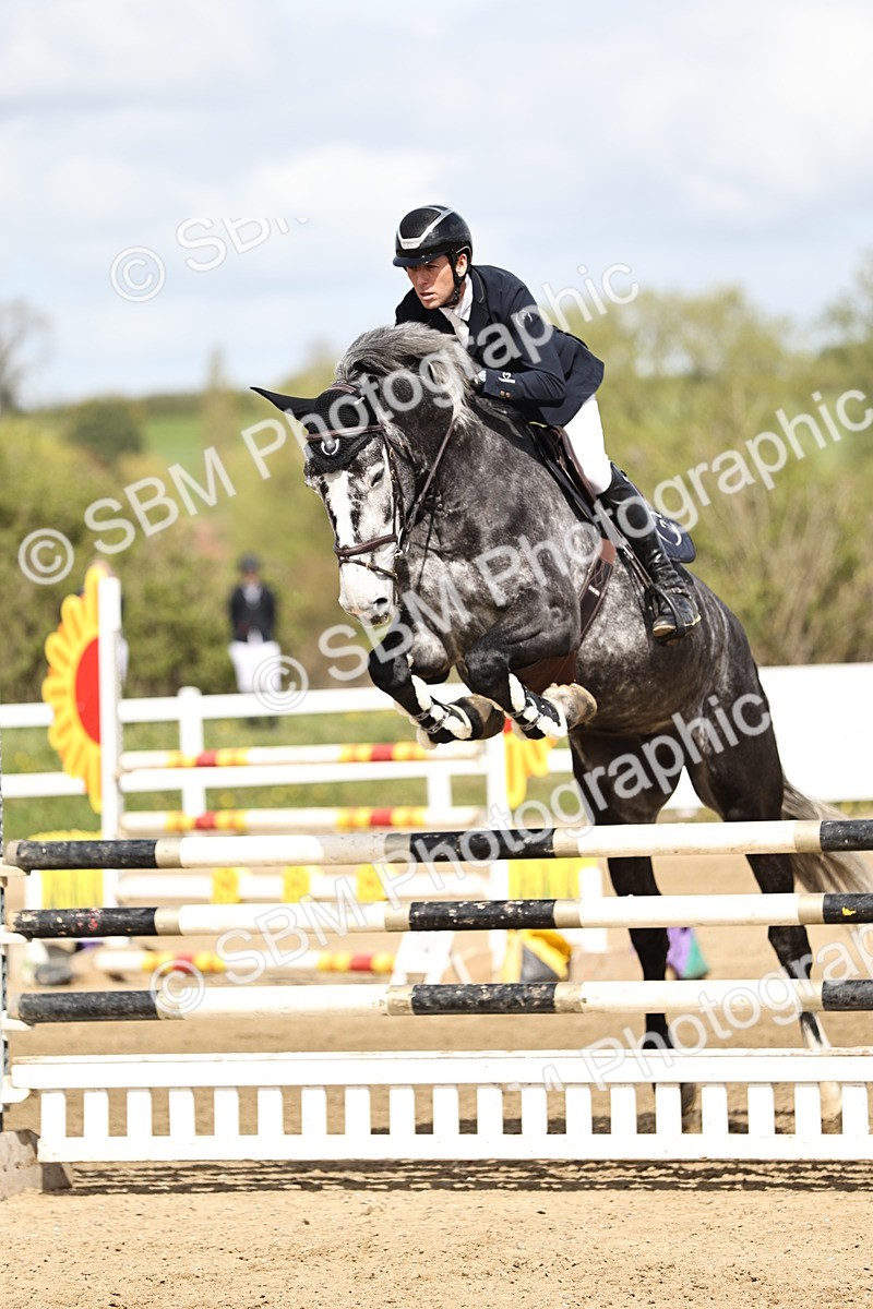 SBM_001094 - Class 4 - Senior Newcomers - 1.10m