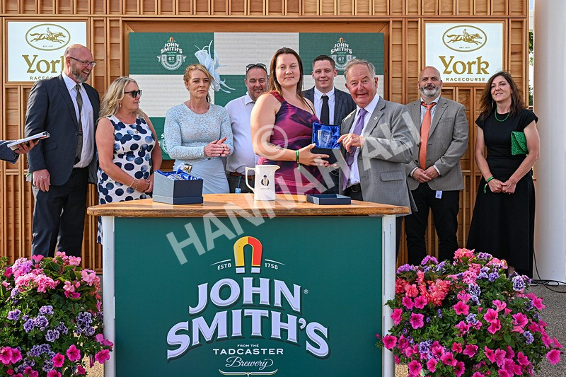 110726-Race 7-Magic Boy-3008 - Race 7 17.30pm John Smith's Sprint Handicap