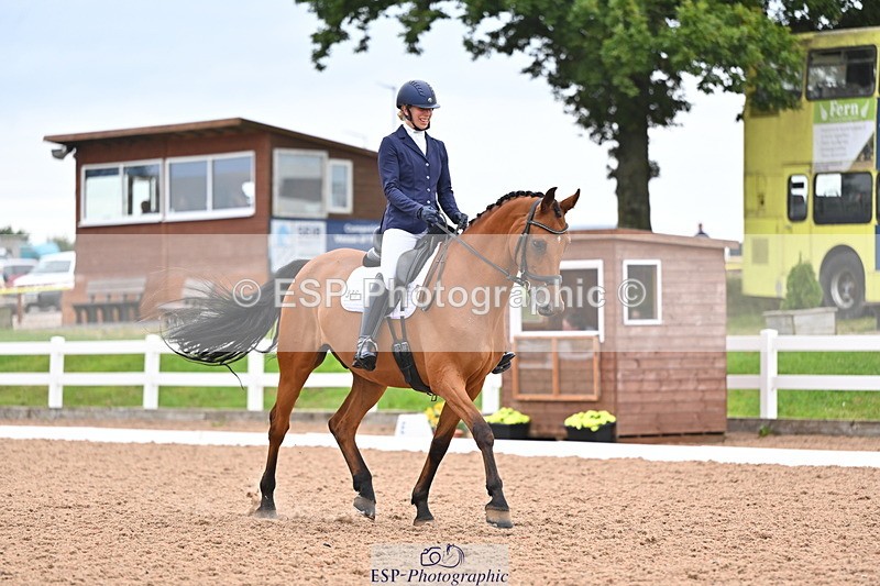 240817A-154432-10345 - 316-Hannah.Drinkwater-Sonnetti