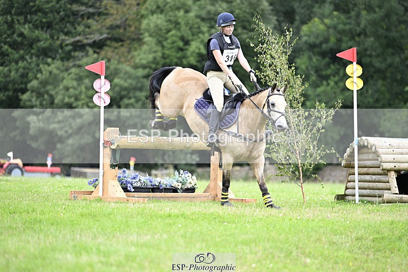 240804-113341-12069 - 316-Chloe_Dunn-TOWERHILL_SHAMIE