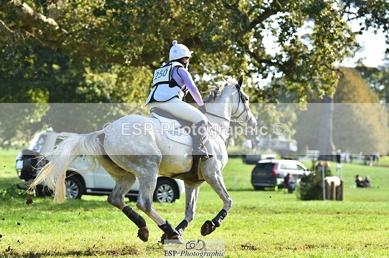 231022-112434-26047 - 250-COOLEY.COUTURE-Gemma.Stevens-XC