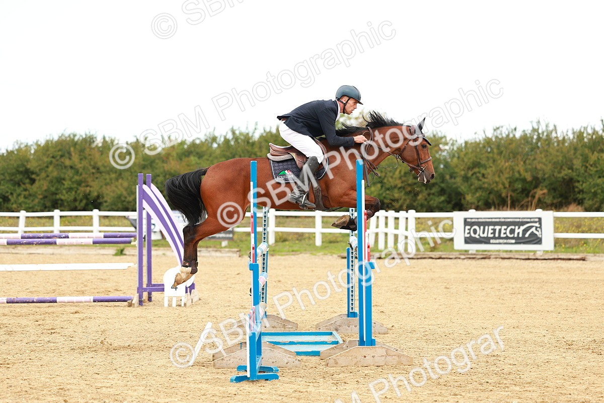 SBM_001609 - Class 4 - Senior Newcomers - 1.10m