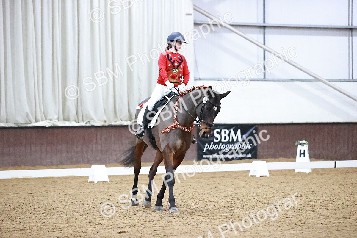 SBM_001804 - Class 9 - Novice 4
