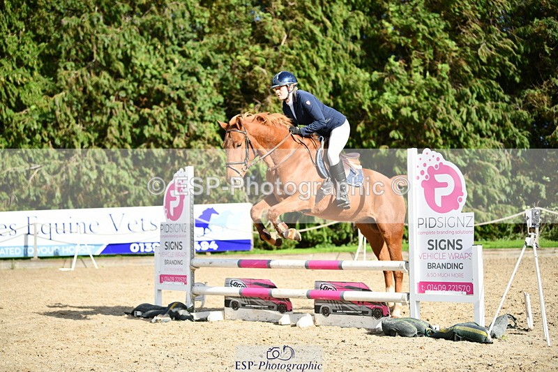 251004A-154543-01971 - Classes 8 & 9 70cm