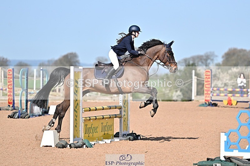 260408-104502-00225 - Cls 2 British Novice and 90cm