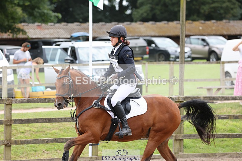 240804-141254-15719 - 601-Tichy_Sanders-UBERTON_VAN_HET_DALHOF