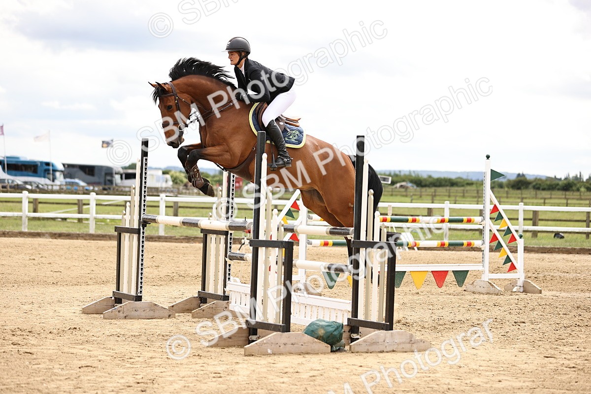 SBM_003244 - Class 11 - Senior Newcomers - 1.10m