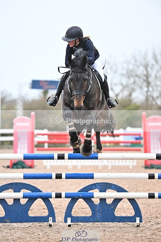 241206-134924-01008 - Cls 6 Foxhunter and 1.20m Open